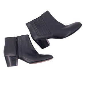 NEW Clarks Black Leather Short Boots Booties Size 6 M